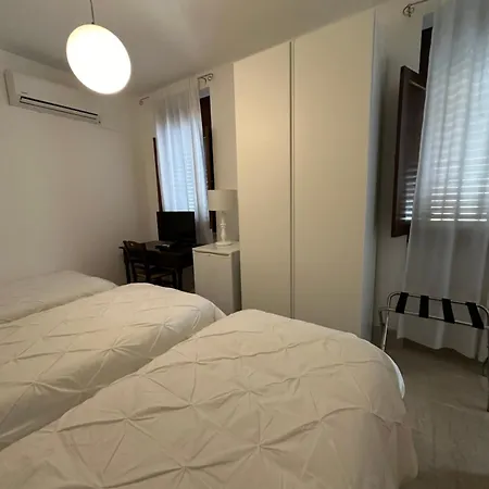 Panzió Crispi 10 Floridia